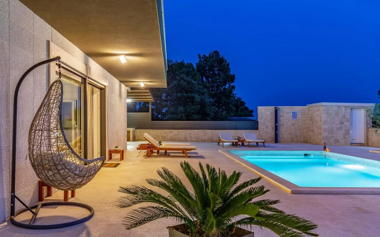 Istriensonne 0005 - Villa Maristra Mit Pool Sisan