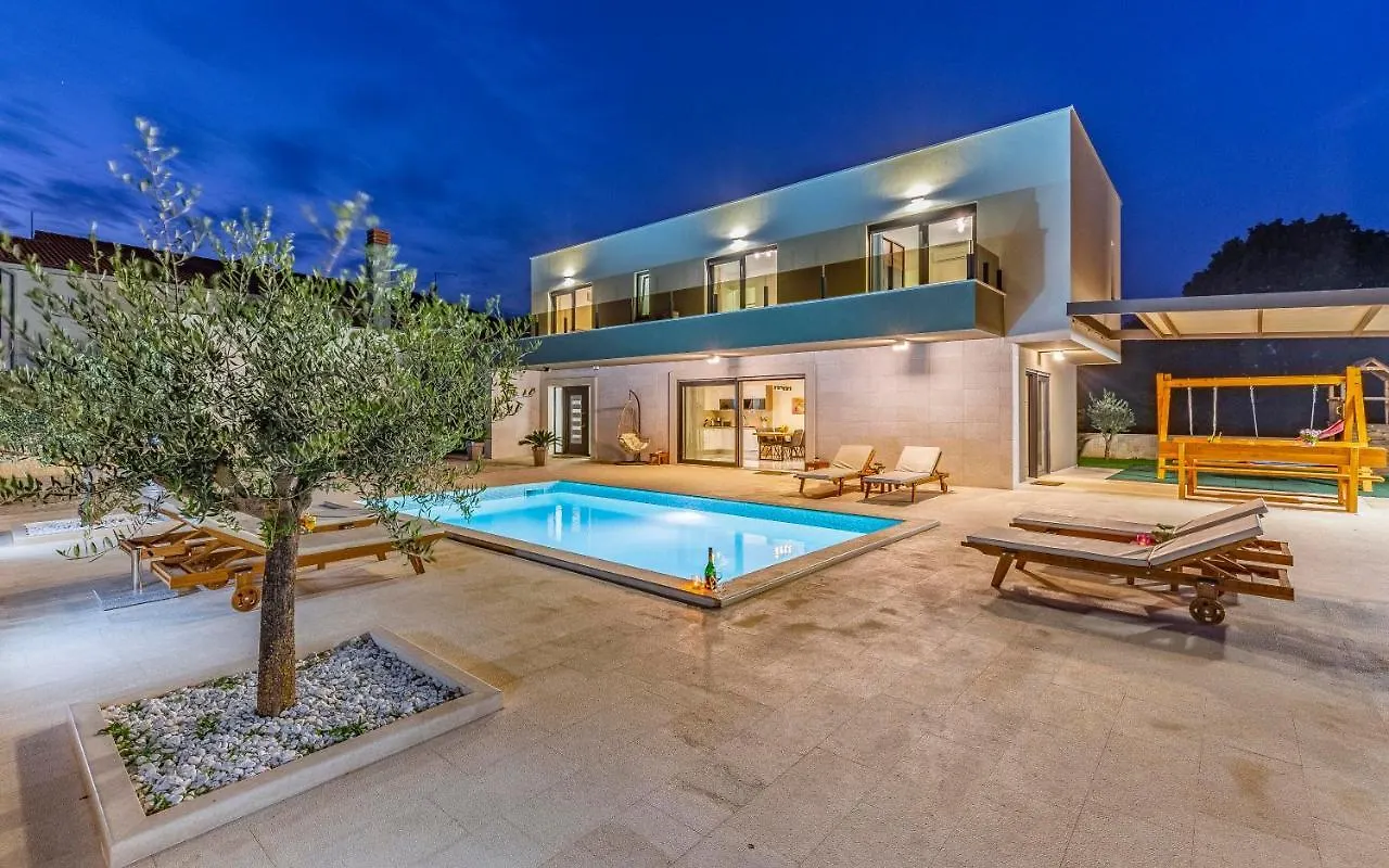 Istriensonne 0005 - Villa Maristra Mit Pool Sisan 0*,  Croatia