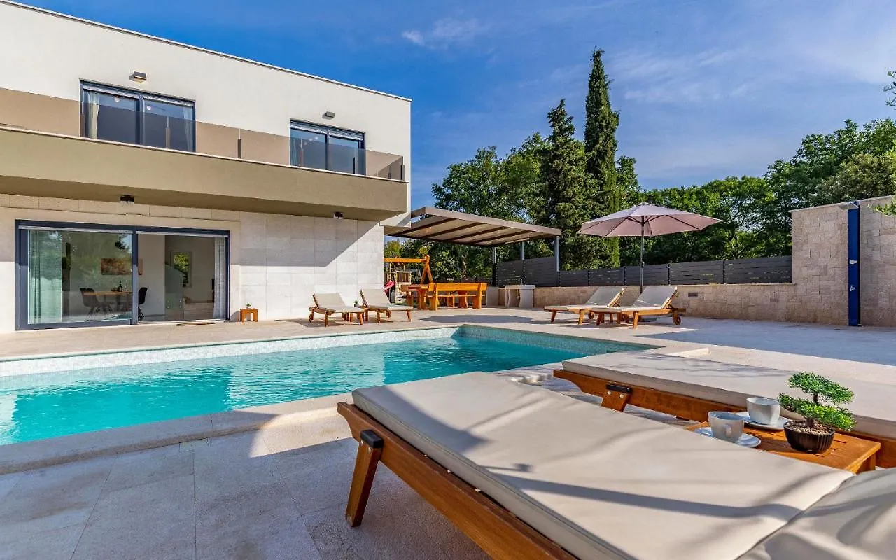 Istriensonne 0005 - Villa Maristra Mit Pool Sisan