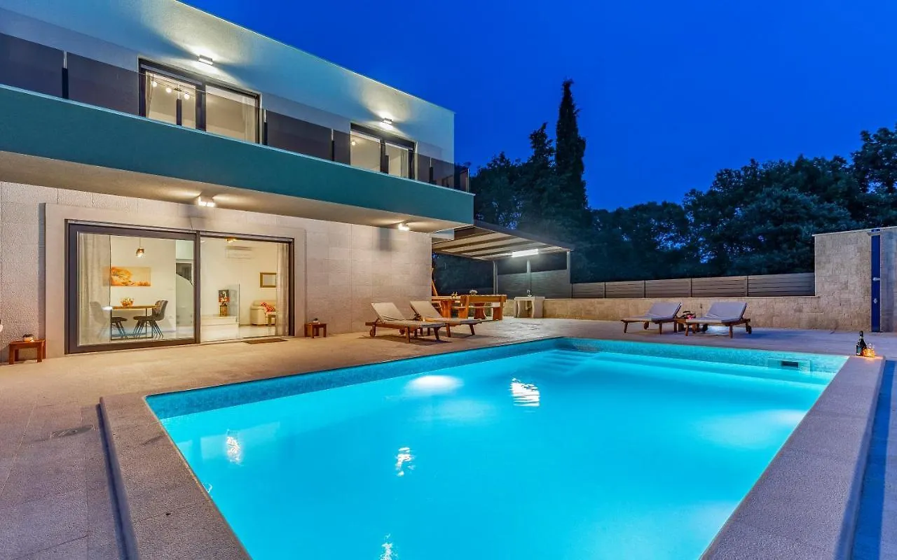 Istriensonne 0005 - Villa Maristra Mit Pool Sisan