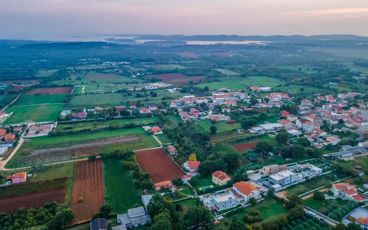 Istriensonne 0005 - Villa Maristra Mit Pool Sisan