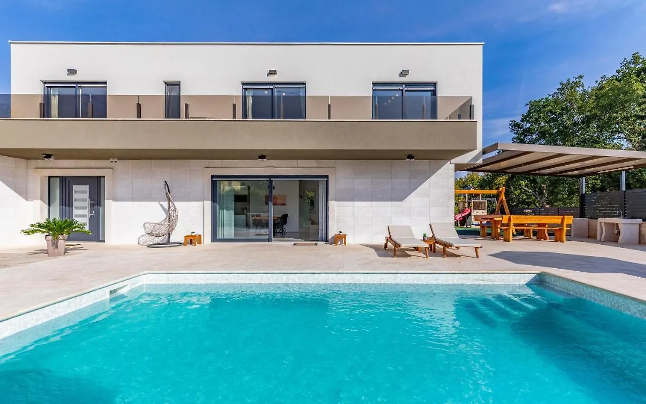 Istriensonne 0005 - Villa Maristra Mit Pool Sisan