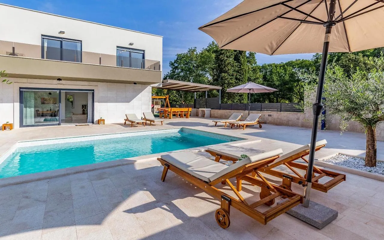 Istriensonne 0005 - Villa Maristra Mit Pool Sisan