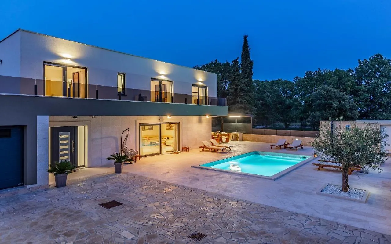 Istriensonne 0005 - Villa Maristra Mit Pool Sisan
