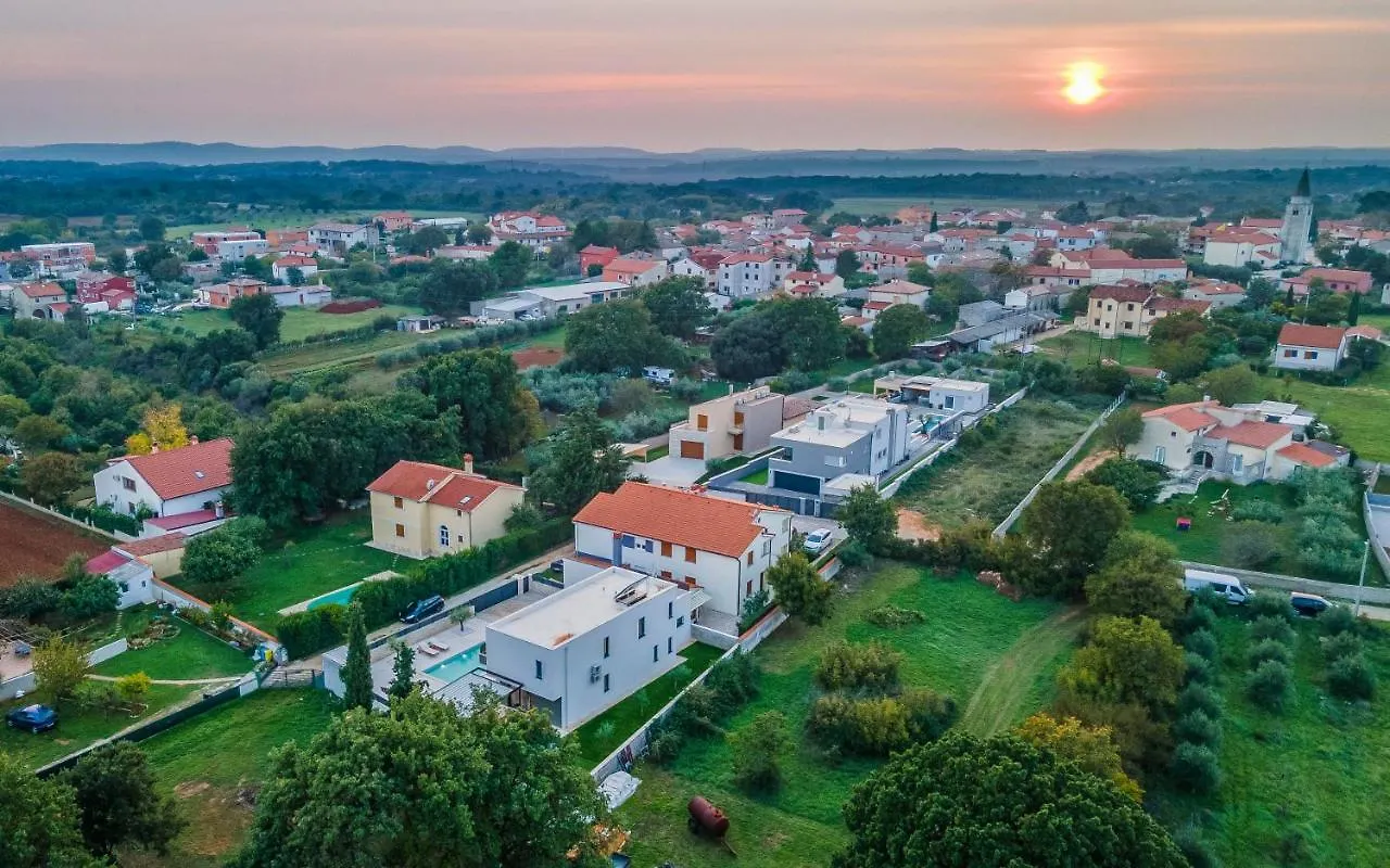 Istriensonne 0005 - Villa Maristra Mit Pool Sisan