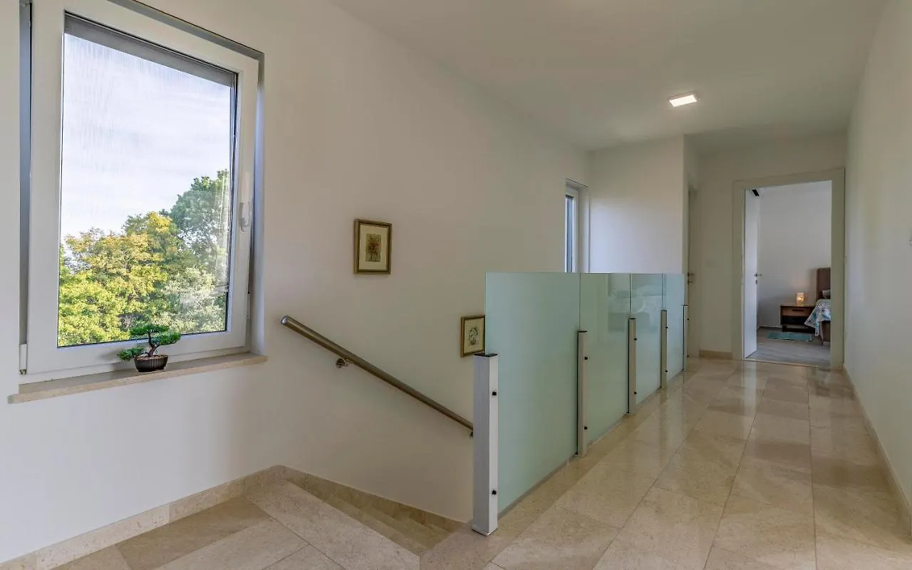 Istriensonne 0005 - Villa Maristra Mit Pool Sisan