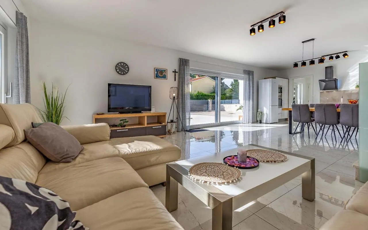 Istriensonne 0005 - Villa Maristra Mit Pool Šišan