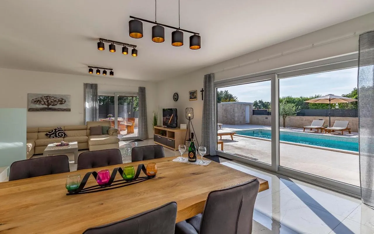 Istriensonne 0005 - Villa Maristra Mit Pool Šišan